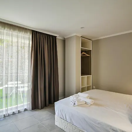 Sea Lounge Apartmanhotel 3*