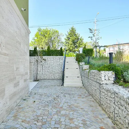 Sea Lounge * فارنا